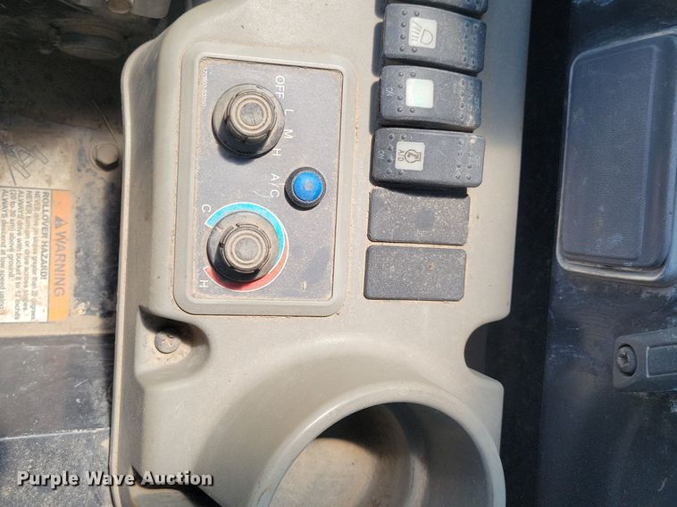 image for item DR4301 2013 Yanmar ViO35-6A mini excavator