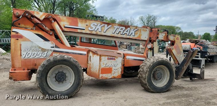 image for item DR4302 2003 SkyTrak 10054 telehandler