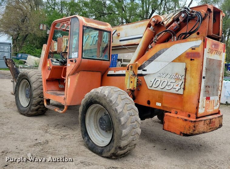 image for item DR4302 2003 SkyTrak 10054 telehandler