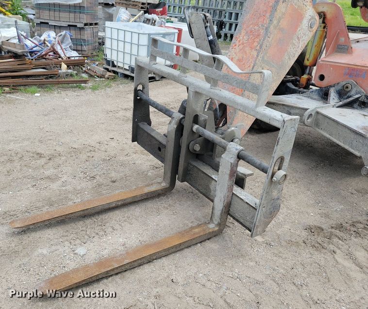 image for item DR4302 2003 SkyTrak 10054 telehandler