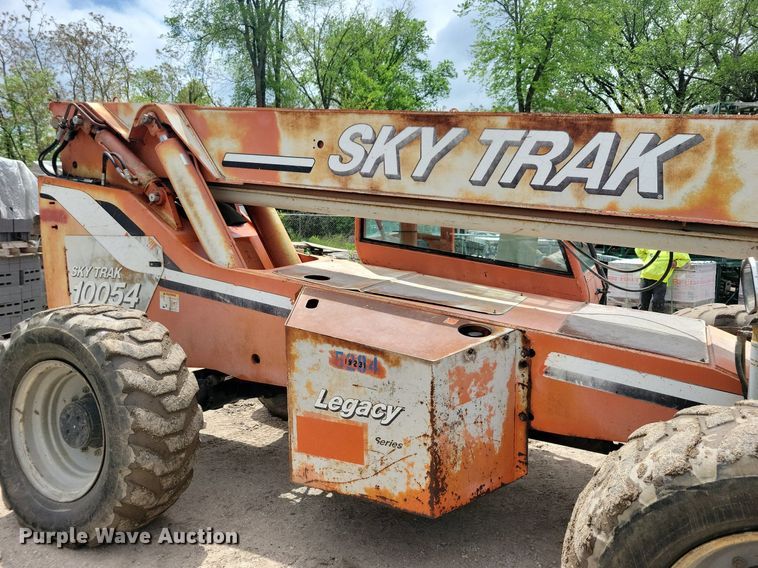 image for item DR4302 2003 SkyTrak 10054 telehandler