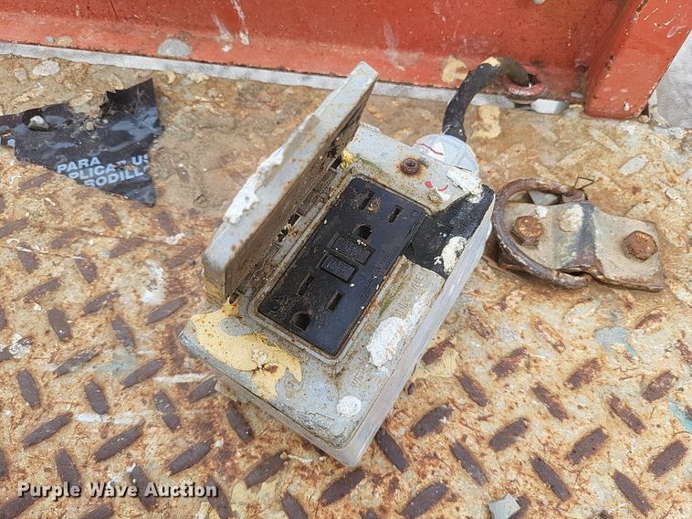 image for item DR4766 2000 SkyJack SJ8841 800 Series scissor lift