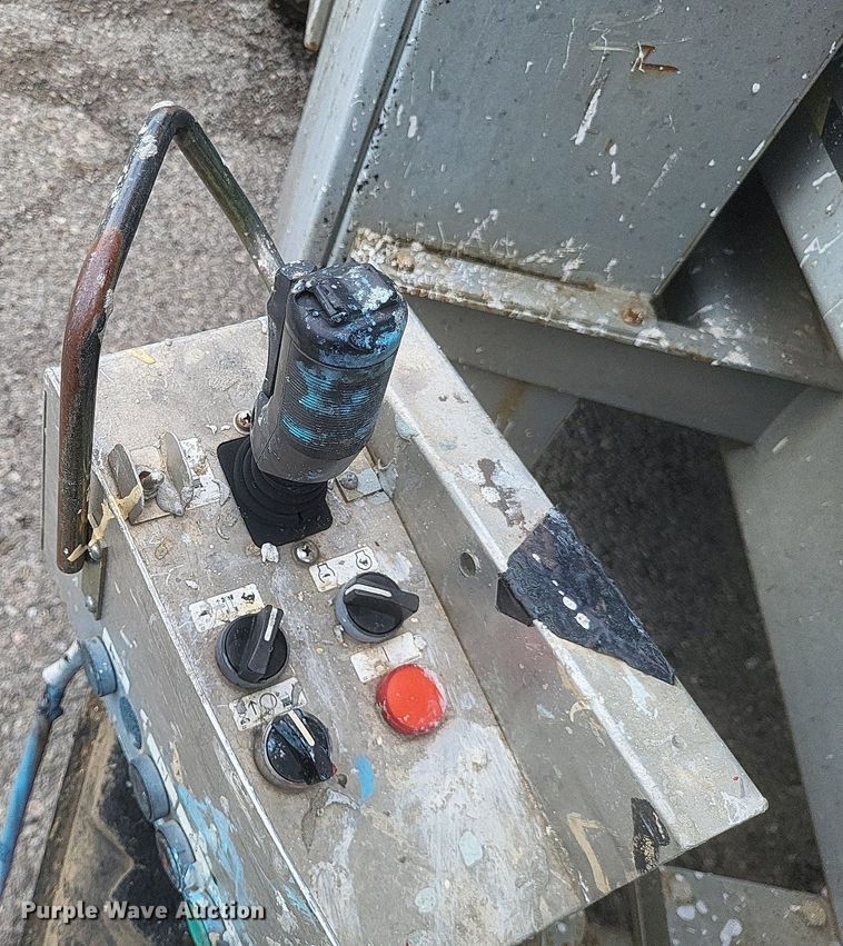 image for item DR4766 2000 SkyJack SJ8841 800 Series scissor lift