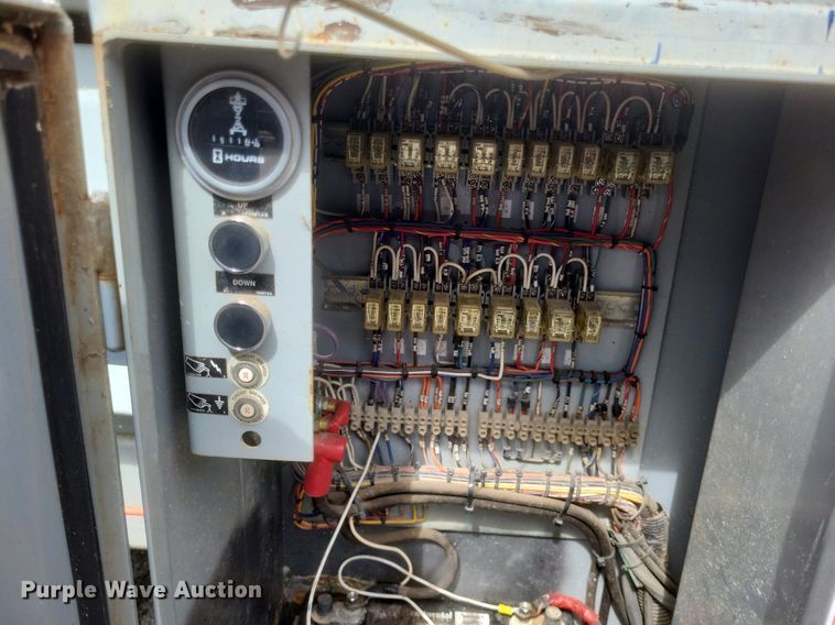 image for item DR4766 2000 SkyJack SJ8841 800 Series scissor lift