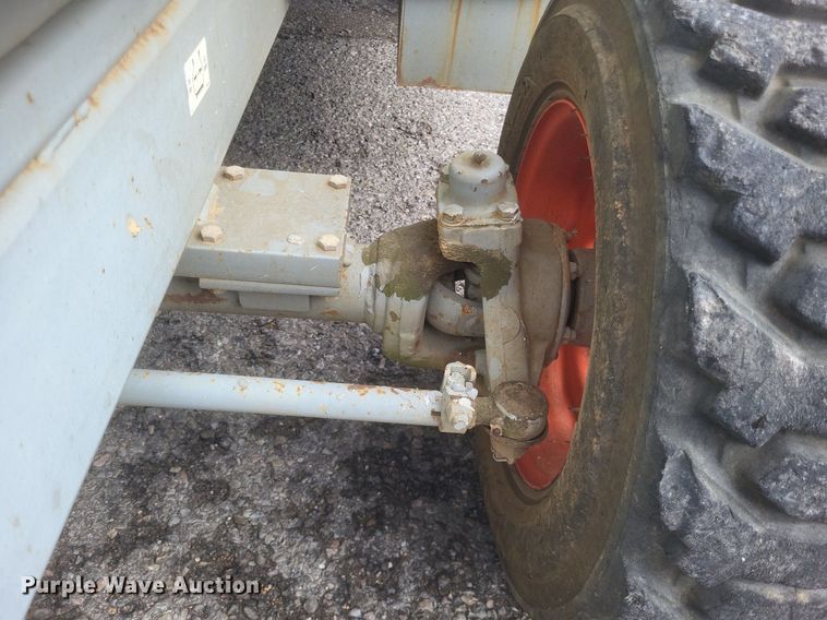 image for item DR4766 2000 SkyJack SJ8841 800 Series scissor lift