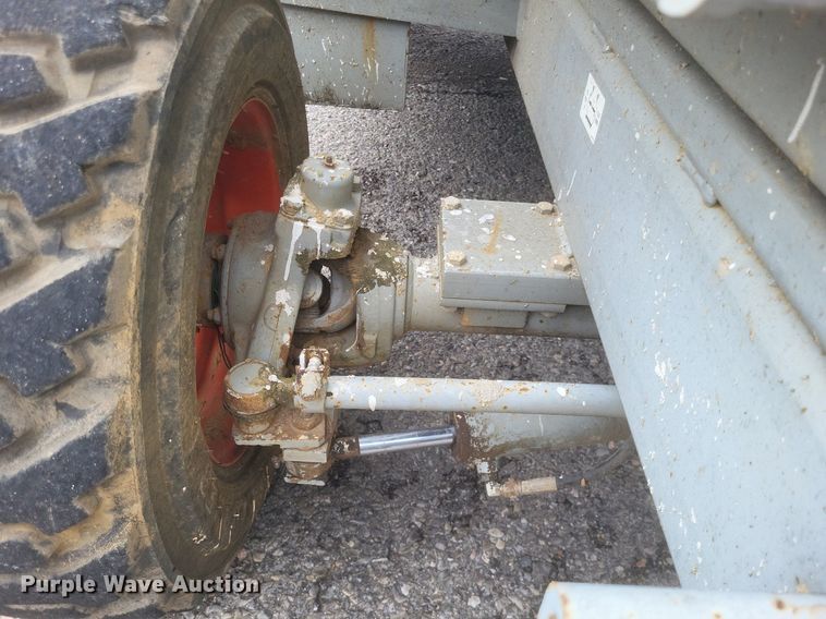 image for item DR4766 2000 SkyJack SJ8841 800 Series scissor lift