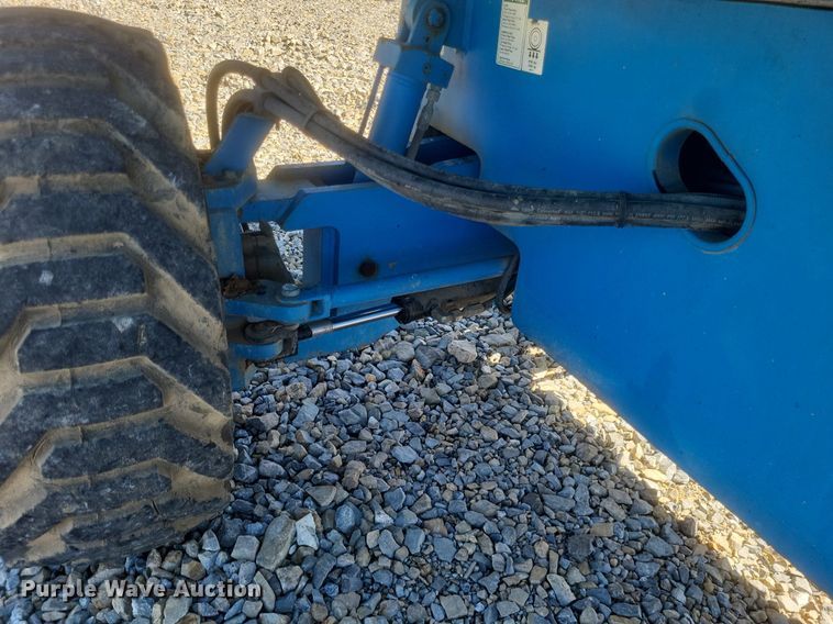 image for item DR4774 2005 Genie S-45 boom lift