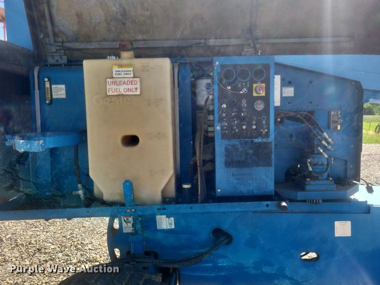 image for item DR4774 2005 Genie S-45 boom lift