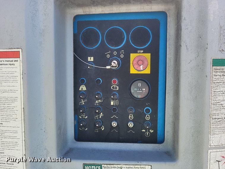 image for item DR4774 2005 Genie S-45 boom lift