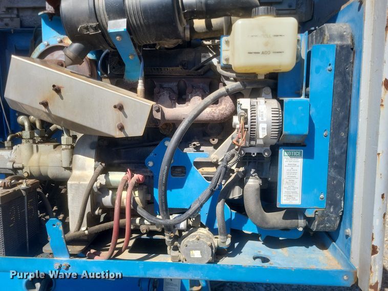 image for item DR4774 2005 Genie S-45 boom lift