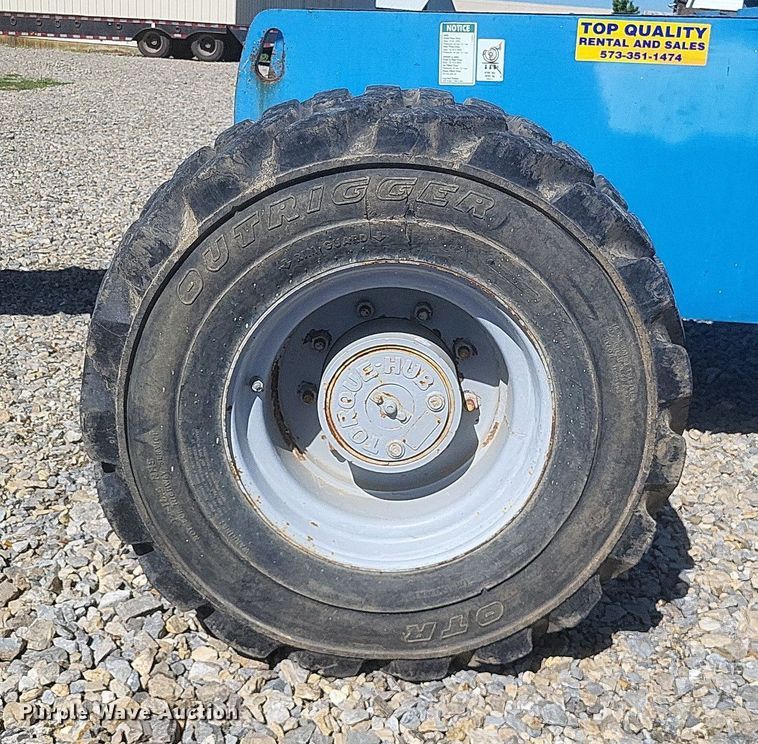 image for item DR4774 2005 Genie S-45 boom lift