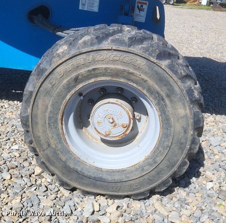 image for item DR4774 2005 Genie S-45 boom lift