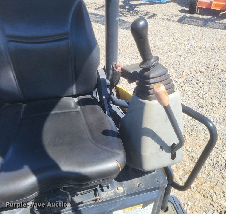 image for item DR4776 2018 Yanmar VIO35-6A mini excavator