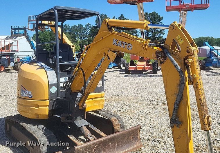 image for item DR4777 2020 Kato 25V4-F mini excavator