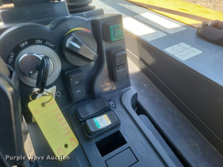 image for item DR4777 2020 Kato 25V4-F mini excavator