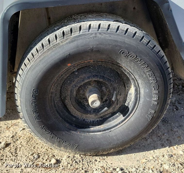 image for item DR8022 1990 Wells Cargo TW121 enclosed cargo trailer