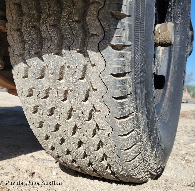 image for item DR8022 1990 Wells Cargo TW121 enclosed cargo trailer