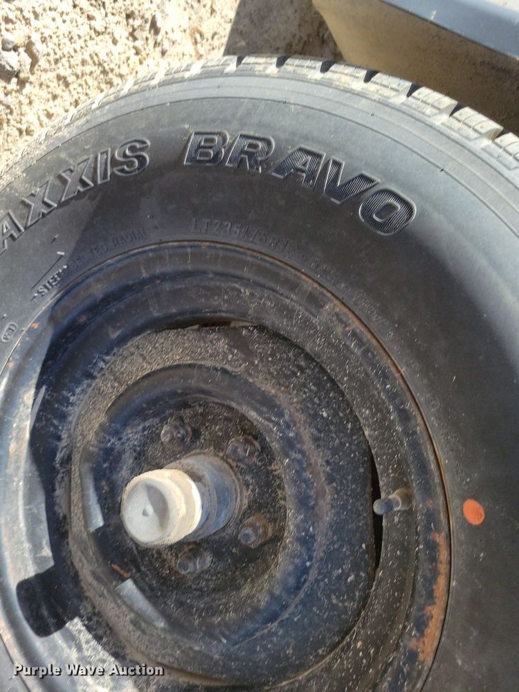 image for item DR8022 1990 Wells Cargo TW121 enclosed cargo trailer