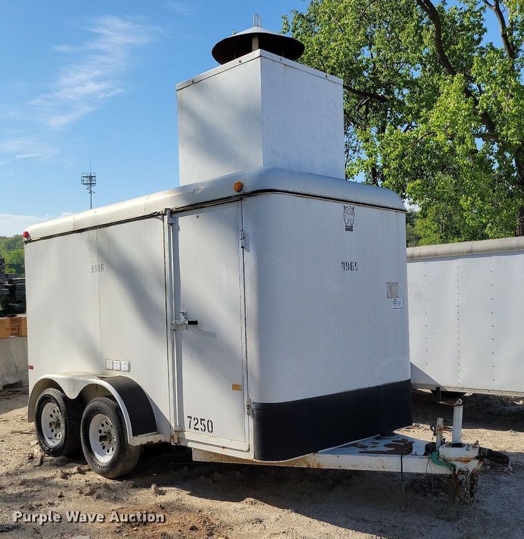 image for item DR8023 2001 W-W enclosed cargo trailer