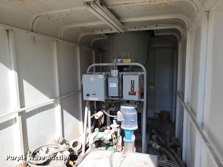 image for item DR8023 2001 W-W enclosed cargo trailer