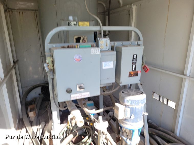 image for item DR8023 2001 W-W enclosed cargo trailer