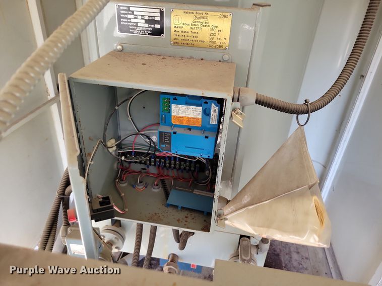 image for item DR8023 2001 W-W enclosed cargo trailer