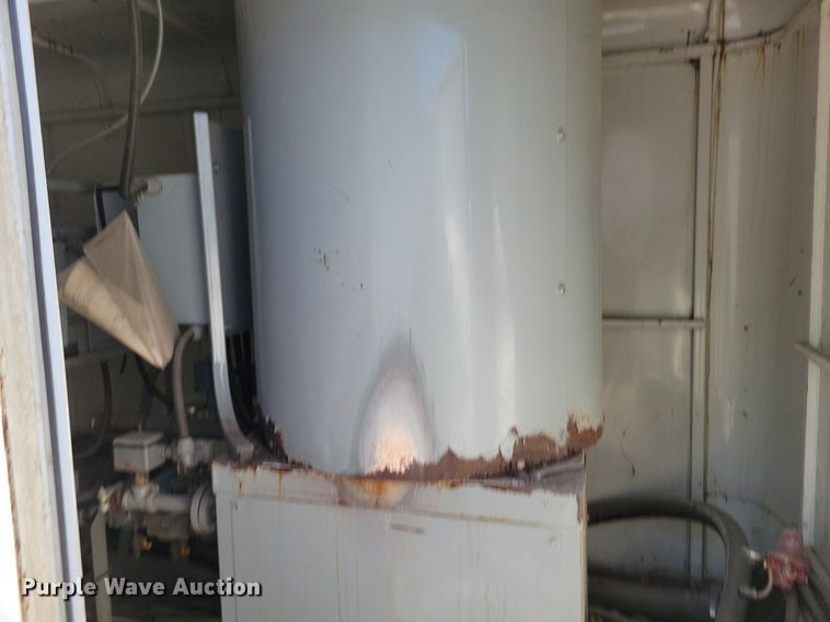 image for item DR8023 2001 W-W enclosed cargo trailer