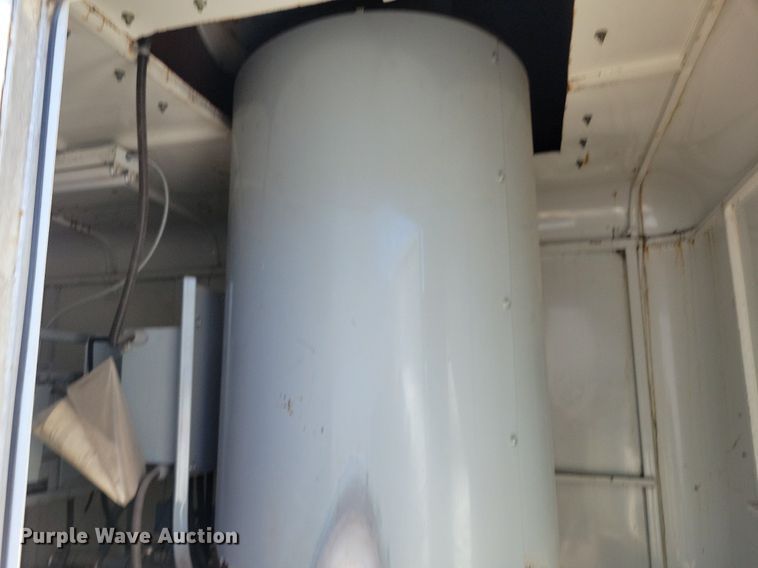 image for item DR8023 2001 W-W enclosed cargo trailer