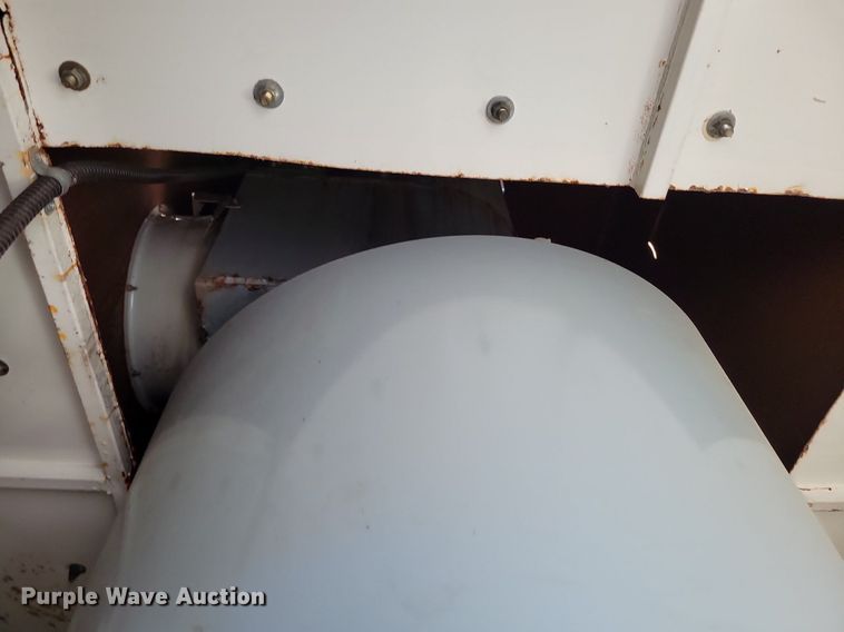 image for item DR8023 2001 W-W enclosed cargo trailer