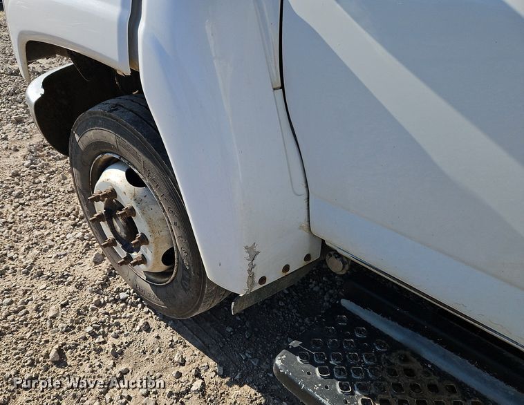 image for item DR8589 2006 GMC C5500 utility / service truck