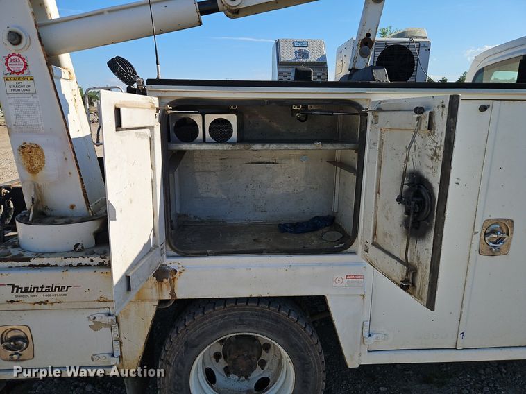 image for item DR8589 2006 GMC C5500 utility / service truck