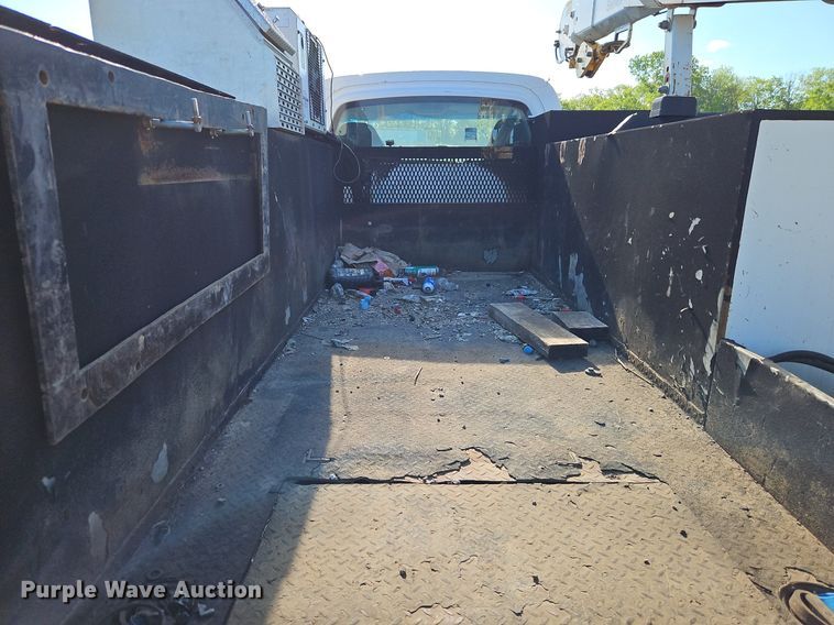 image for item DR8589 2006 GMC C5500 utility / service truck