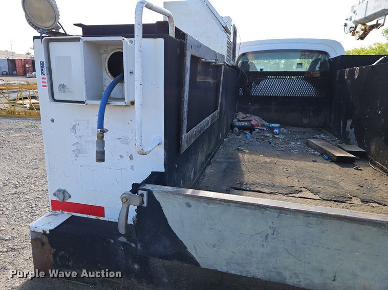 image for item DR8589 2006 GMC C5500 utility / service truck