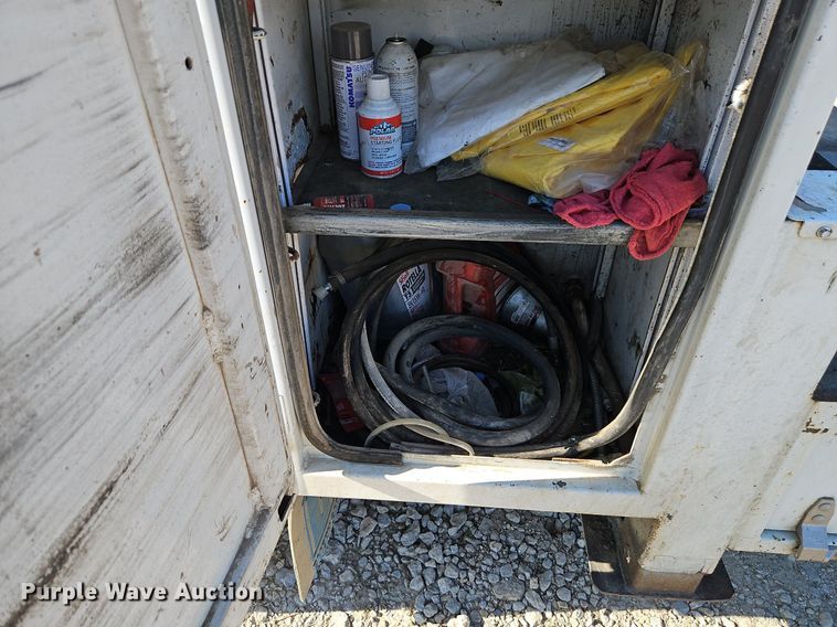 image for item DR8589 2006 GMC C5500 utility / service truck