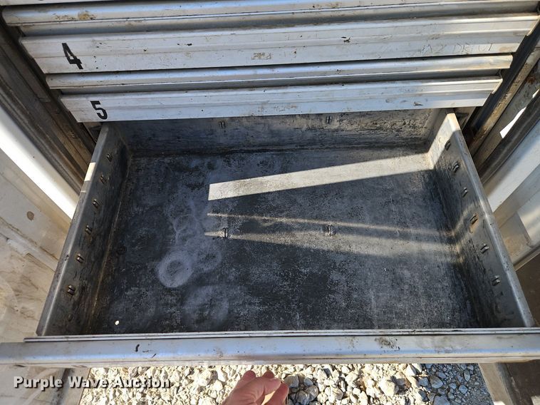 image for item DR8589 2006 GMC C5500 utility / service truck