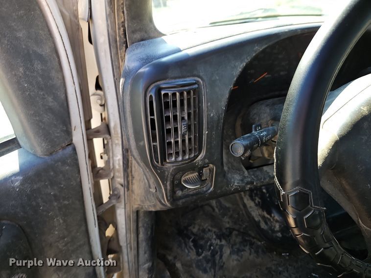 image for item DR8589 2006 GMC C5500 utility / service truck