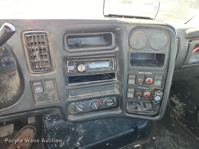 image for item DR8589 2006 GMC C5500 utility / service truck