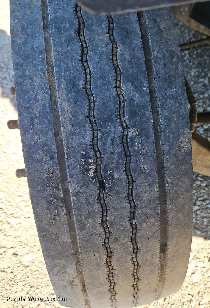 image for item DR8589 2006 GMC C5500 utility / service truck