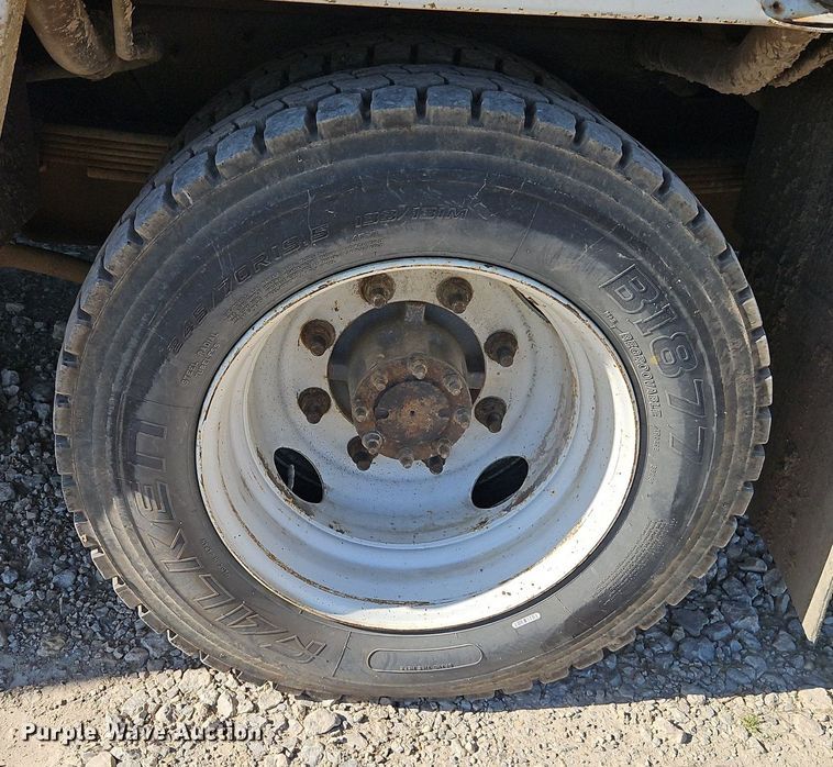 image for item DR8589 2006 GMC C5500 utility / service truck