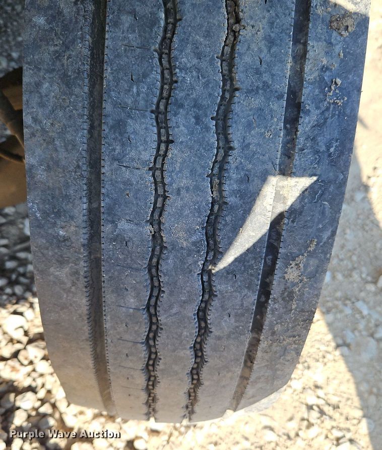 image for item DR8589 2006 GMC C5500 utility / service truck