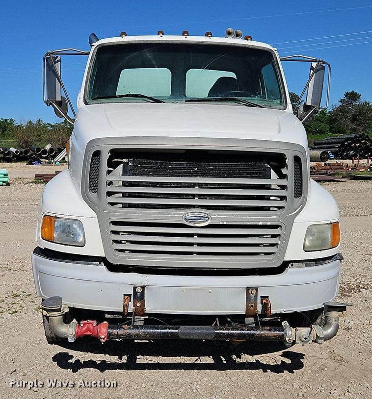 image for item DR8590 2000 Sterling  A9500 water truck