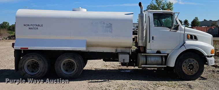 image for item DR8590 2000 Sterling  A9500 water truck