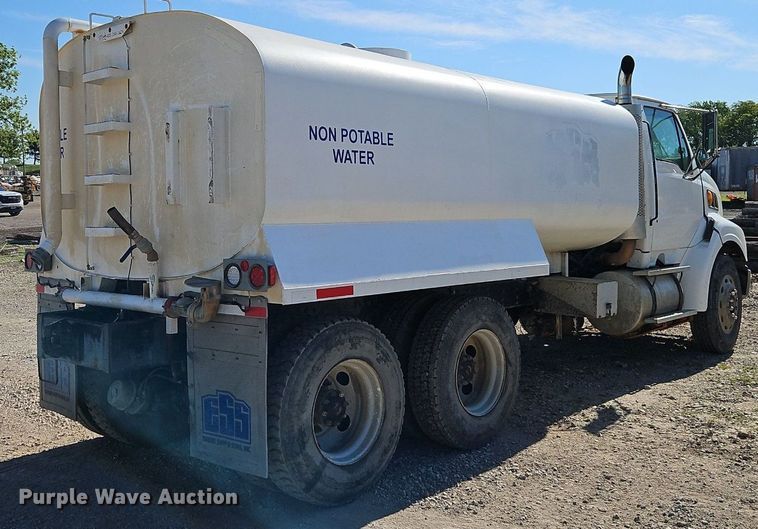 image for item DR8590 2000 Sterling  A9500 water truck