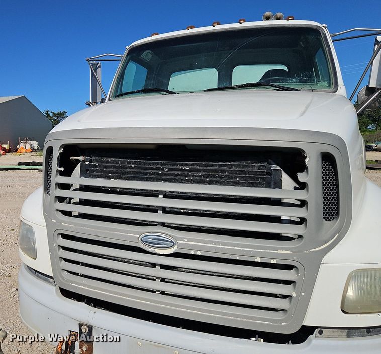 image for item DR8590 2000 Sterling  A9500 water truck