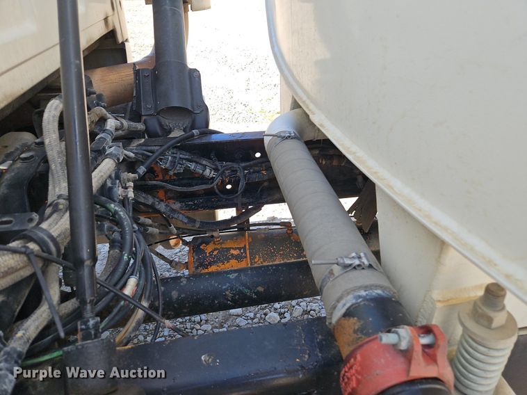 image for item DR8590 2000 Sterling  A9500 water truck