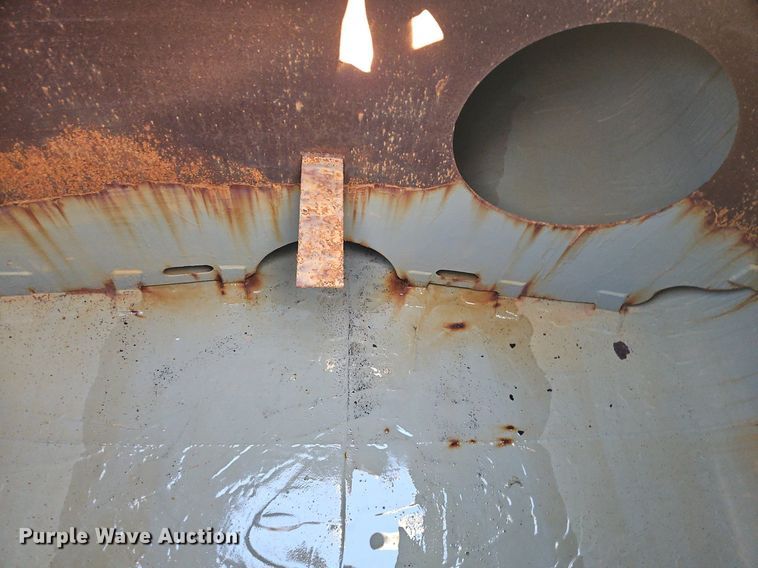 image for item DR8590 2000 Sterling  A9500 water truck