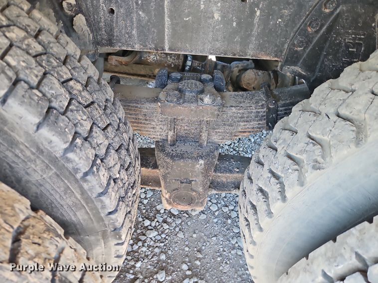 image for item DR8590 2000 Sterling  A9500 water truck