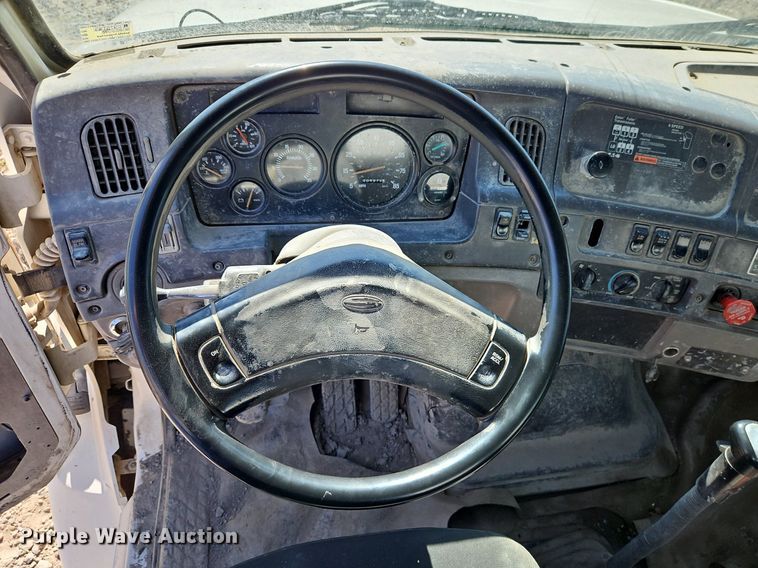 image for item DR8590 2000 Sterling  A9500 water truck