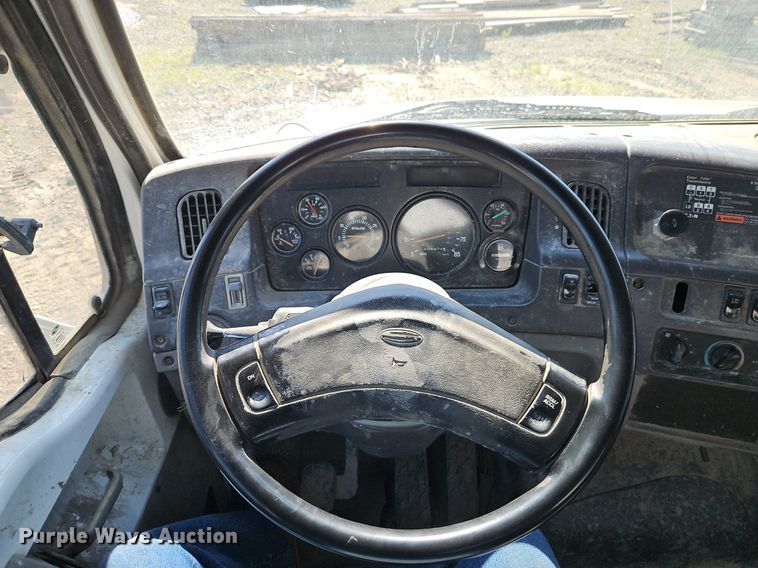 image for item DR8590 2000 Sterling  A9500 water truck