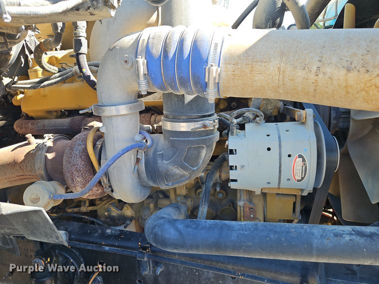 image for item DR8590 2000 Sterling  A9500 water truck